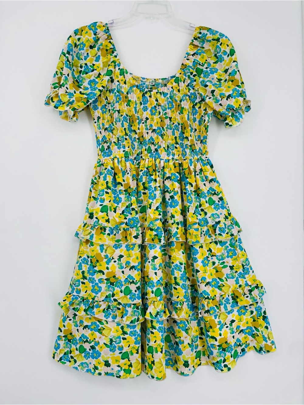 Women’s Size Medium Yellow Floral Smocked Puff-Sleeve Dress